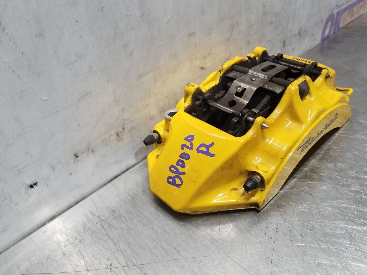 Maserati Levante Front Right Brake caliper Yellow
