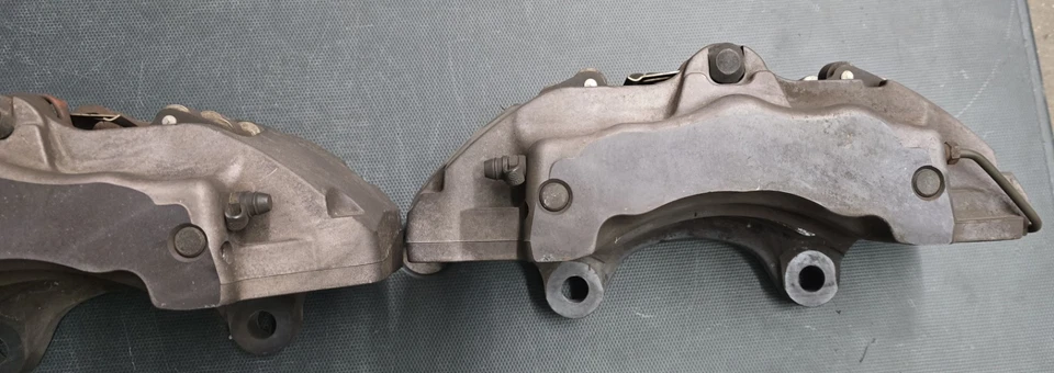 04-10 大众途锐/保时捷 Cayenne/Audi Q7 原始设备制造商 18Z 前布雷博制动卡钳套件 — 第 3/4 张图片