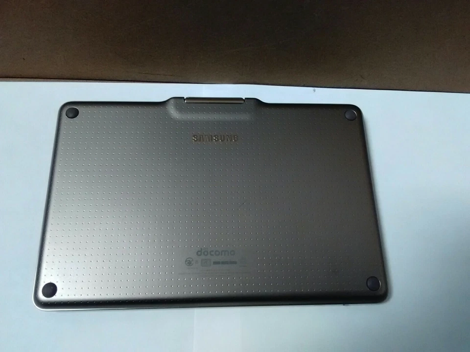 TECLADO SAMSUNG GALAXY TAB S BLUETOOTH QWERTY TITANIO BRONCE 8.4 Para SM-T700 Foto 2 de 3