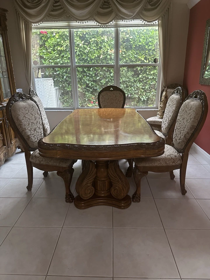 Juego de comedor 10 piezas AICO by Michael Amini Torino Foto 3 de 4