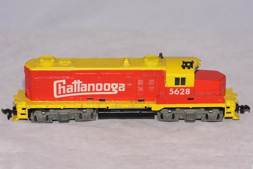 Mantua/Tyco HO Scale Chattanooga EMD GP20 #5628 powered locomotive for parts - Picture 2 of 10