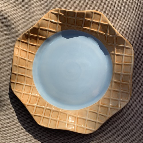 Williams Sonoma 4 Waffle Cone Ice Cream 7" Dessert Plates Pastel Colors - Picture 9 of 14