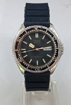 Vintage 1983 Citizen VEGA 1408-394551 Black Dial 40mm Men's Divers Watch