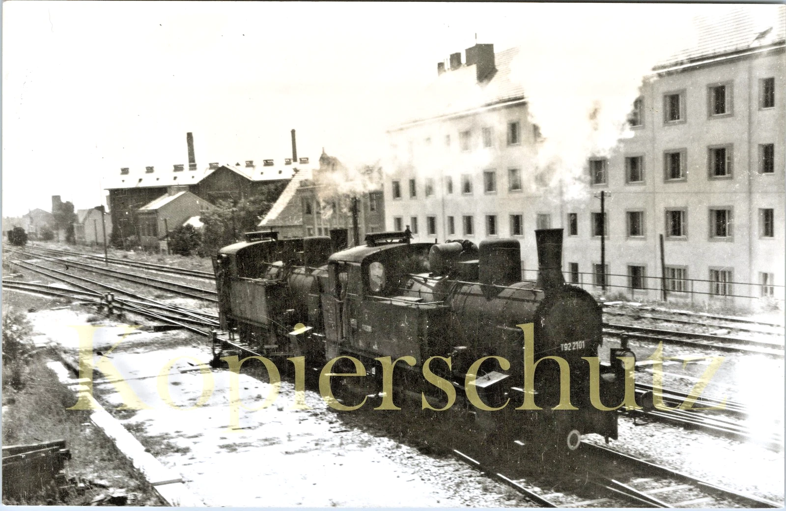 Foto - BBÖ T92 2101 und 92.21 in Wien-Nußdorf um 1950 - Bild 1 von 1