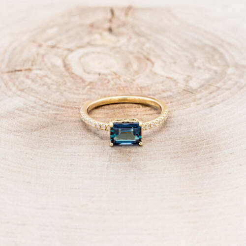 1.30 Ct Alexandrite & Lab Grown Diamond Engagement Solitaire Ring 14k Solid Gold - Picture 3 of 6