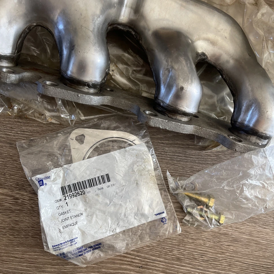 674-741 Dorman Exhaust Manifold Rear for Olds De Ville Cadillac DeVille Aurora - Image 3 of 4