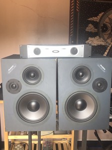 studio monitor power amp