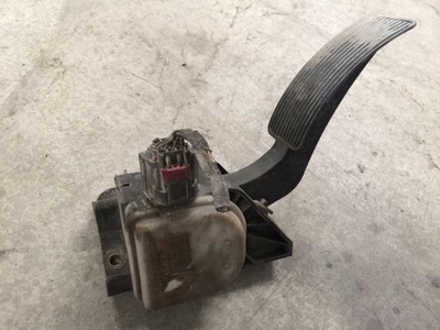 #ad 05 F350SD 5.4L GAS AT 63K ACCELERATOR PEDAL 17488 $174.16