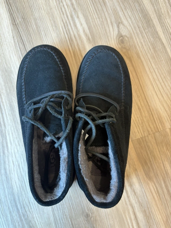 Como Nuevo Unisex UGG Neumel Chukka Botas Gamuza Piel de Oveja Forradas Negras Talla 7 Foto 2 de 4