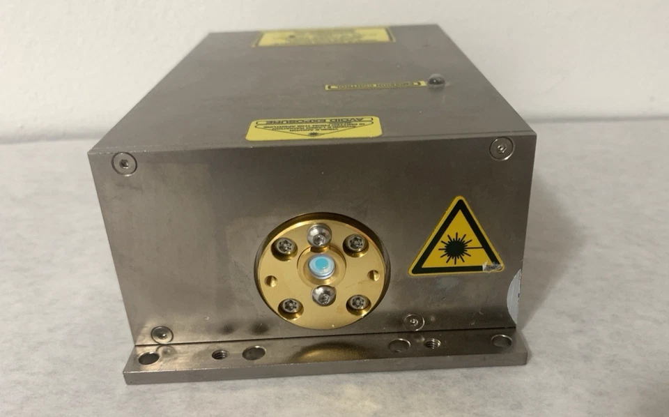 Sistema láser UV Spectra-Physics EXPLORER 349nm con controlador Foto 4 de 4