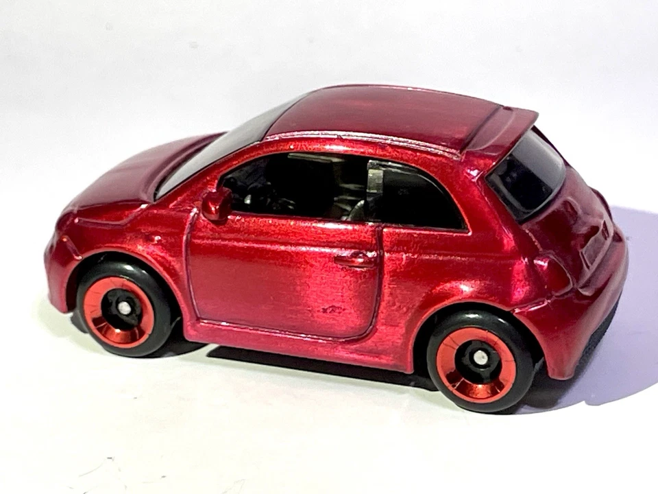 💥 Hot Wheels hecho a medida - Coche diecast Fiat 500e con rojo Spectraflame Foto 4 de 4