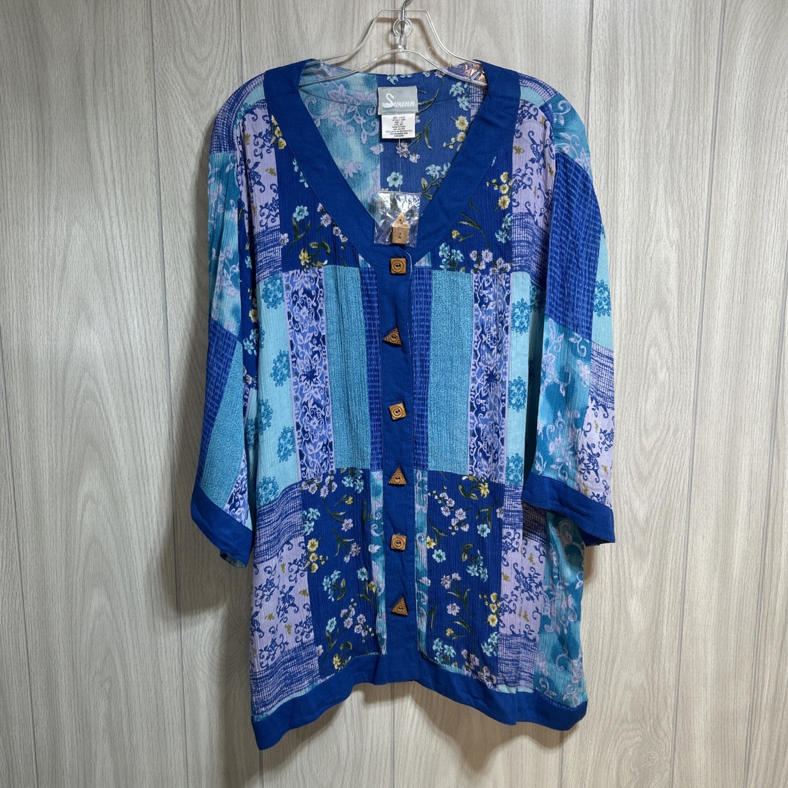 Swann Multi Colored V-Neck Button Front Blouse Si… - image 1