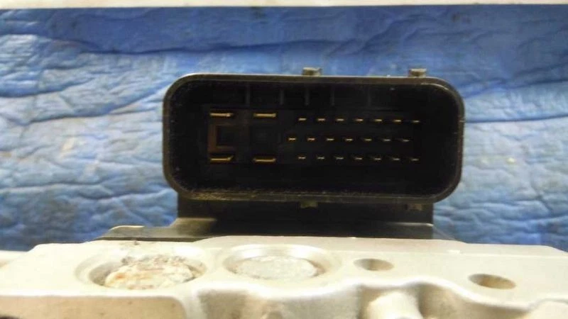 2007-2008 Honda Fit ABS Anti Lock Brake Pump Module Assembly OEM — 第 3/4 张图片