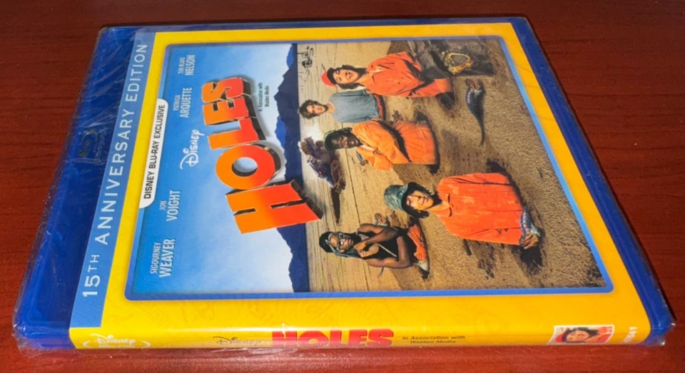 HOLES 15th Anniversary Edition Blu Ray DISNEY MOVIE CLUB Exclusive 2003 New Rare - Image 3 of 3