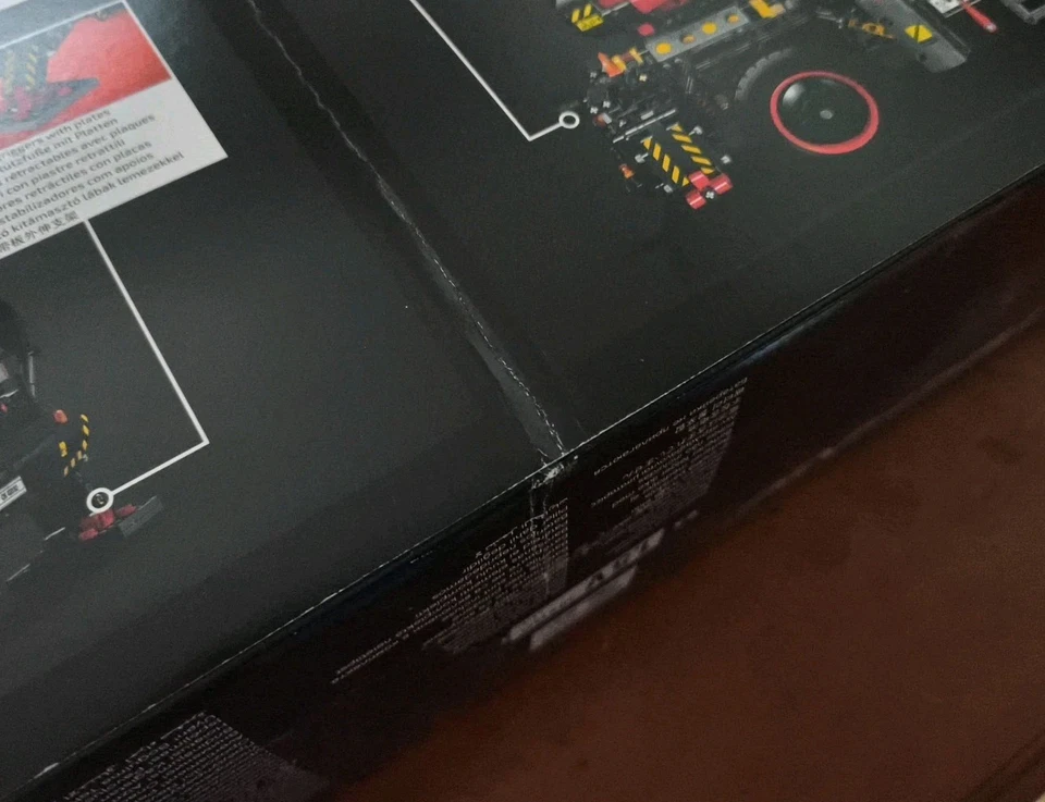 Lego 42082 - La grue tout-terrain - boite neuve et scellée - Photo 3/3