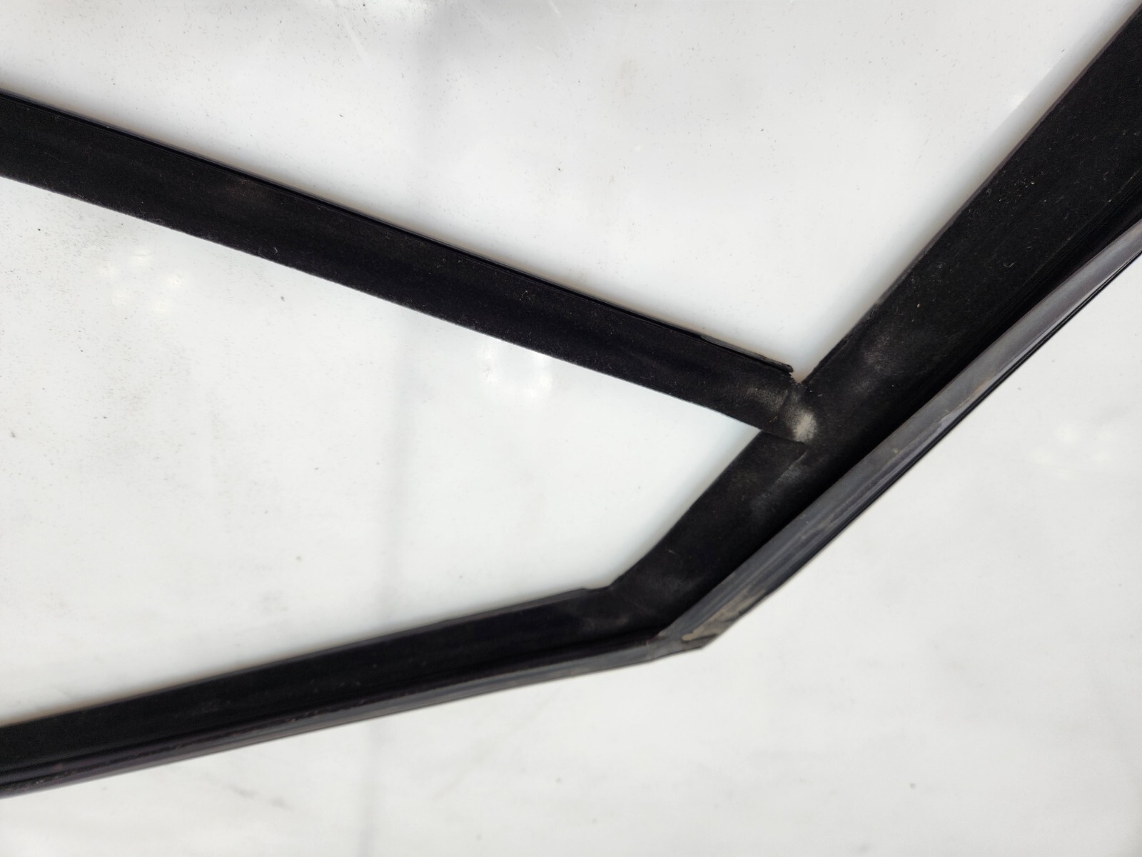 ✅ 10-14 OEM Rolls-Royce Ghost RR4 Front Left Driver Door Rubber Window Guide