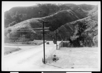Automobiles Crossing A Bridge Over A Ravine In Los Angeles 1930-19 - Old Photo