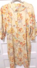 Vintage Gilead Ladies Size Medium Peach/Orange Floral Zip Front Housecoat Robe