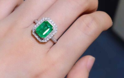 Clearance natural Emerald 2.68 ct White Gold Natural Diamond Ring