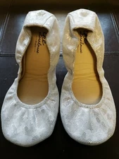 Storehouse Flats : EXCLUSIVE LIMITED EDITION Size 9 Platinum Shimmer