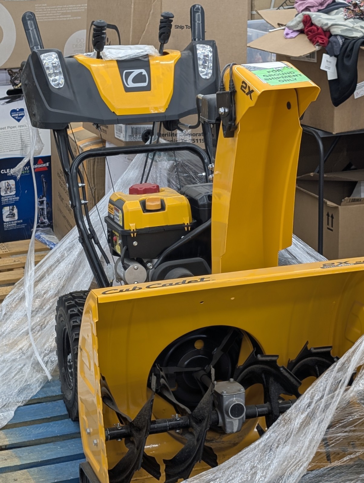 26inch 2stage. Electric Start 243cc. Open Box