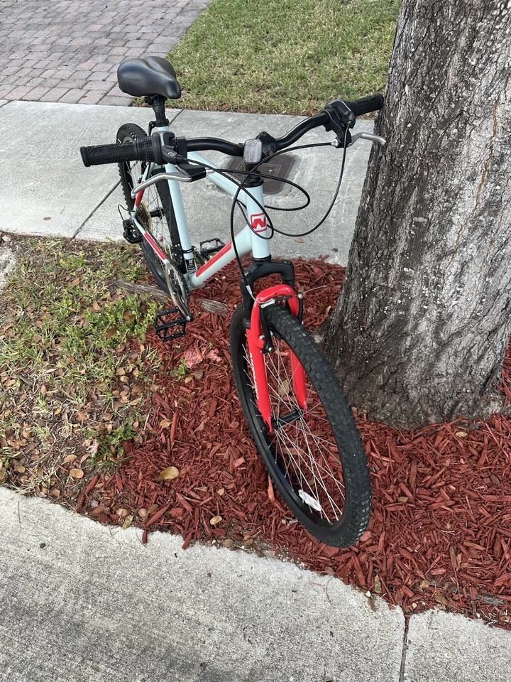 Nishiki Pueblo Hard Tail Mountain Bike. Great Condition.Used but is really good  - Image 3 of 4
