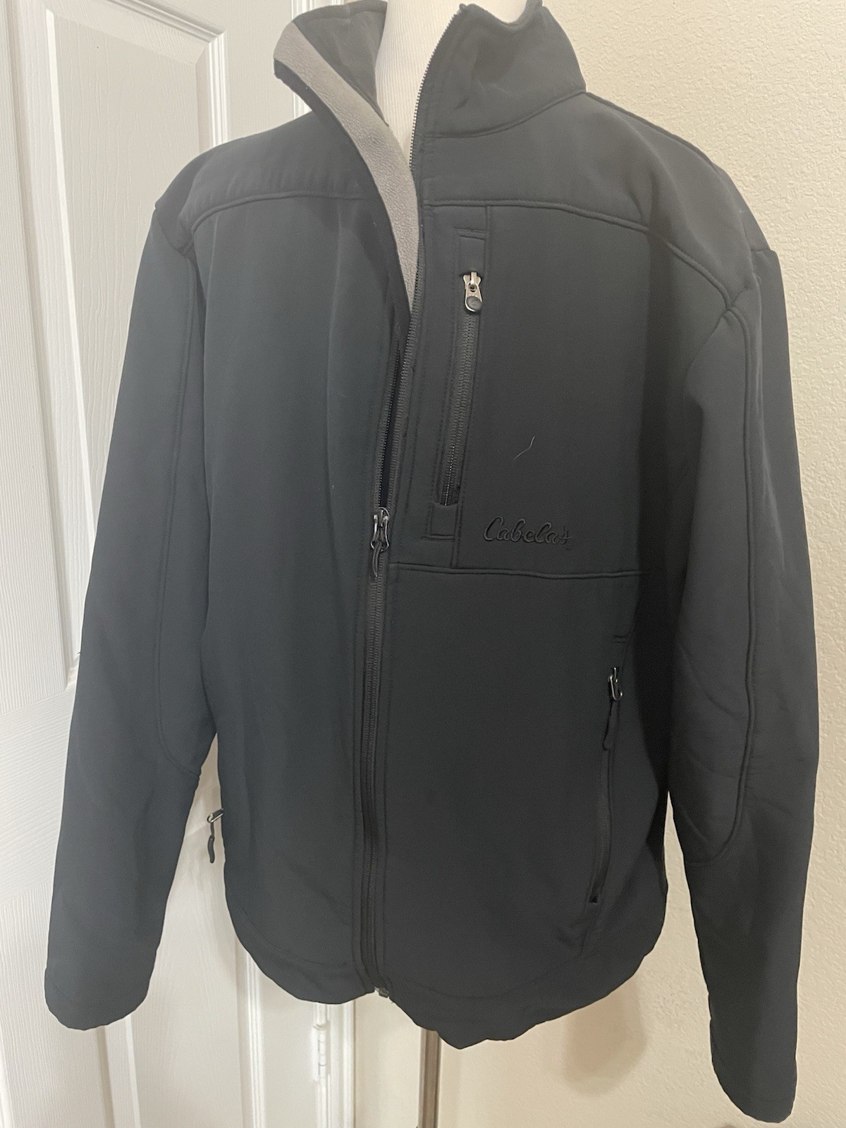 Cabelas Softshell Black Full Zip Jacket Size Large - image 2