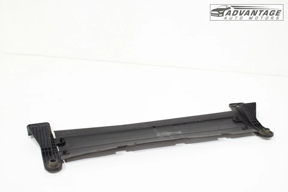 Chevrolet Camaro 2016-2023 radiador deflector de aire superior panel de cubierta 23310046 OEM Foto 3 de 4