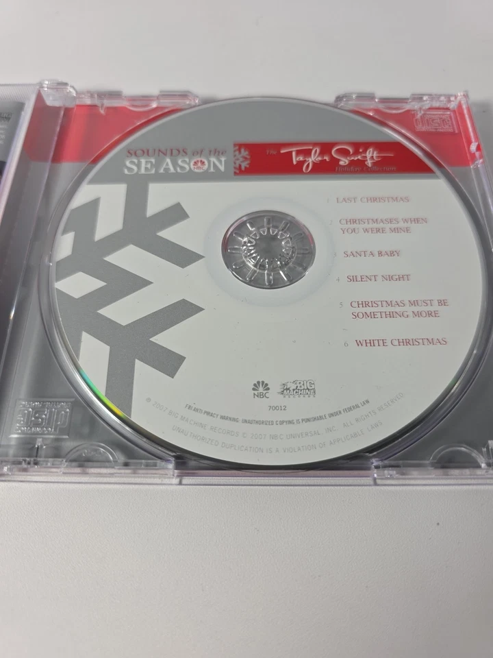 Taylor Swift Holiday Collection CD 1st Edition Sounds of the Season Christmas Foto 4 de 4