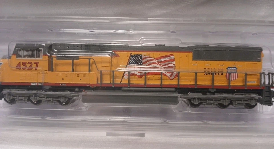 #2 UP N-scale Union Pacific SD70 Mac Engine/Locomotive 10726 #2 Building America - Image 2 of 4
