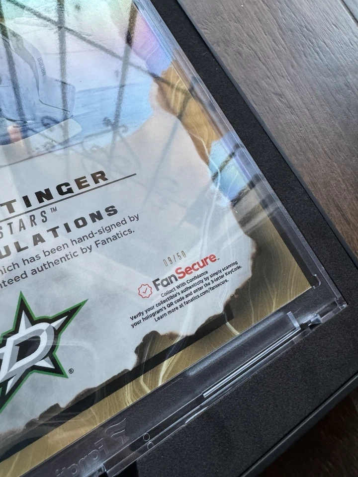 2024-25 Fanatics Emanate NHL Jake Oettinger Firmado Automáticamente Dallas Estrellas Oro/50 Foto 4 de 4