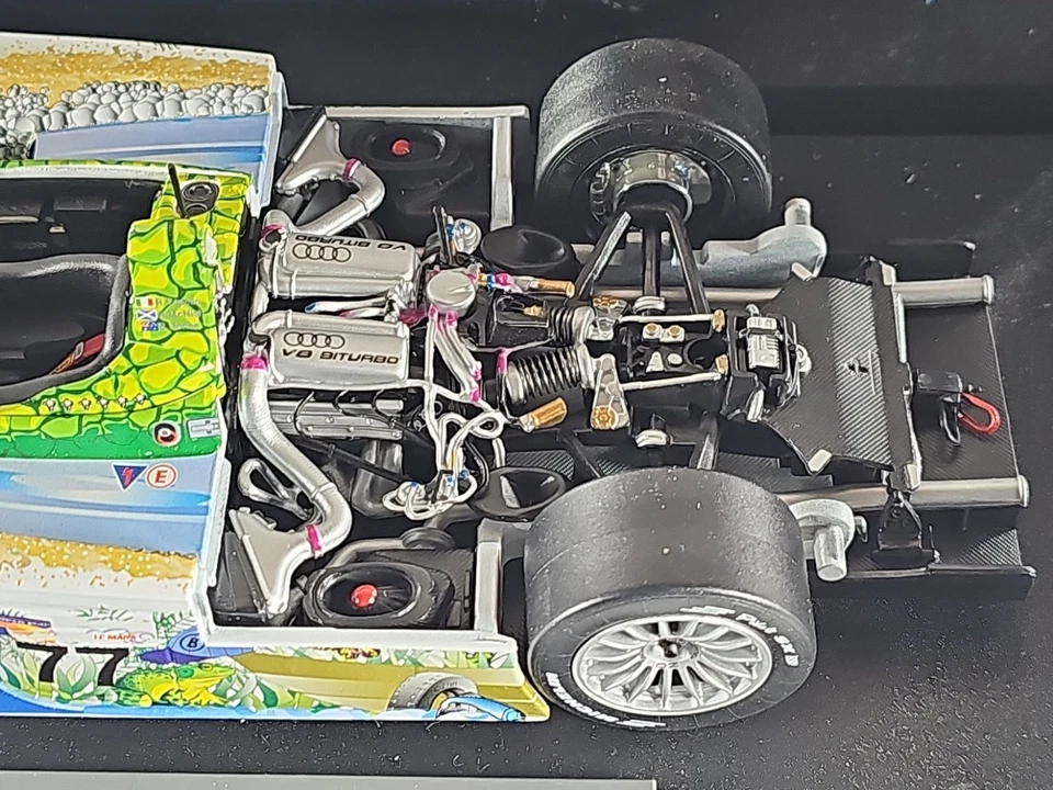 Modelo fundido a presión Maisto escala 1/18 Audi R8 cocodrilo verde blanco Foto 4 de 4