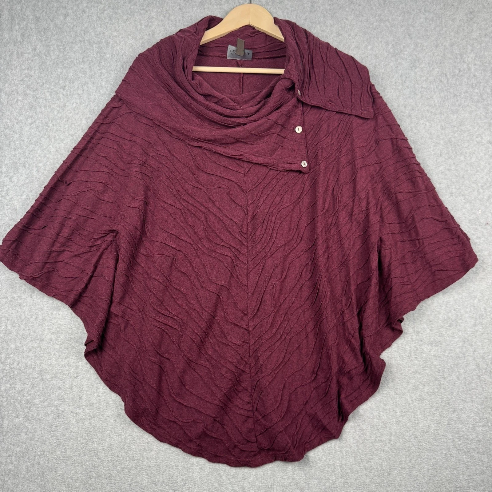 Apropos Poncho Womens Large Burgundy Purple Textured Cowl Neck Boho USA Made
Opens in a new window o