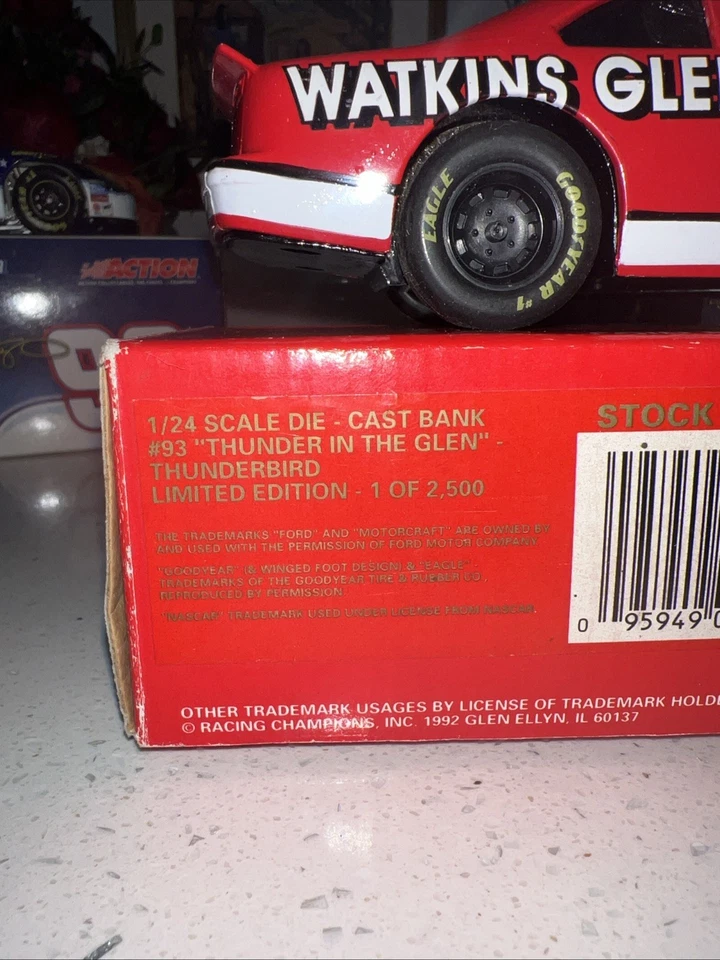 Dos NASCAR Die Cast 1:24 para Michael y Darrell Waltrip. Action Coll, LE Bank Foto 4 de 4
