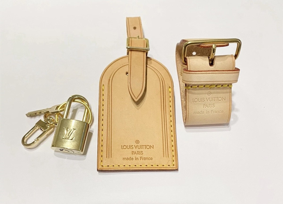 Louis Vuitton Name Tag Strap Poignet Lock & Key 1 Set -Beige