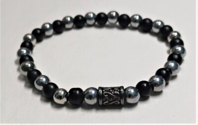 Minimalistisches Perlenarmband Schwarz und Silber