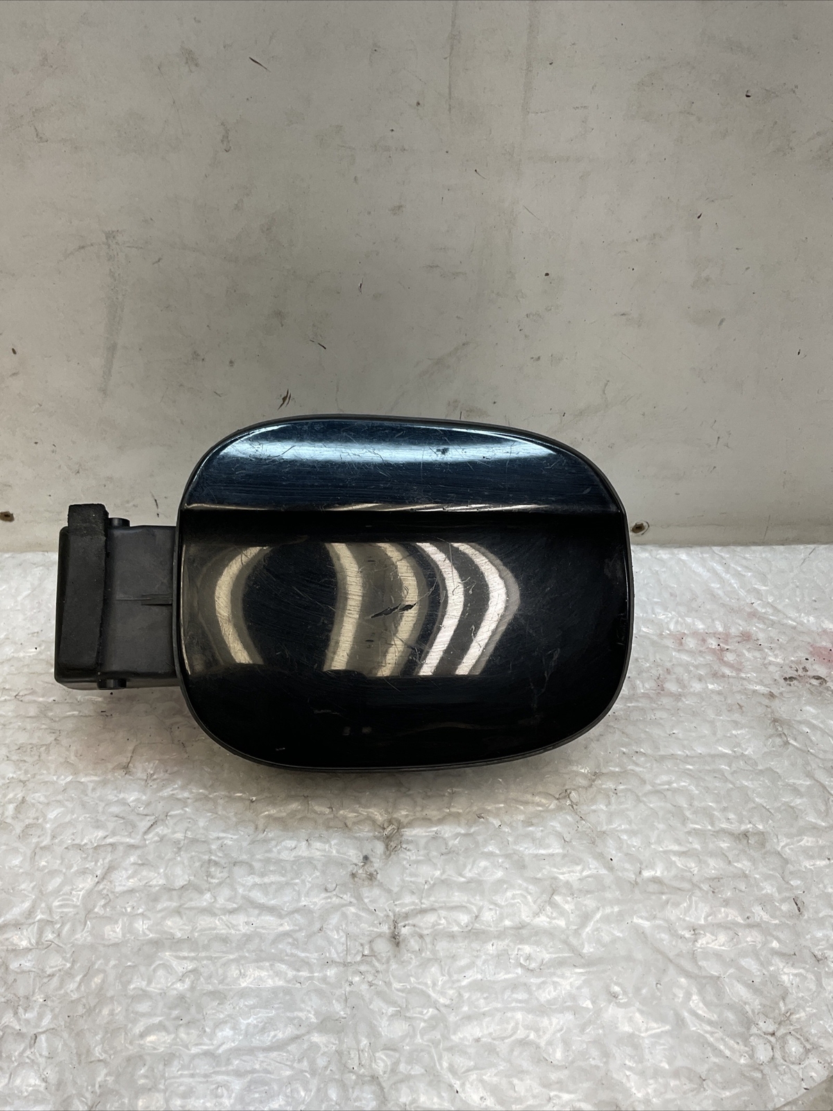 2006-2008 BENTLEY CONTINENTAL GAS FUEL FILLER TANK DOOR LID COVER CAP OEM