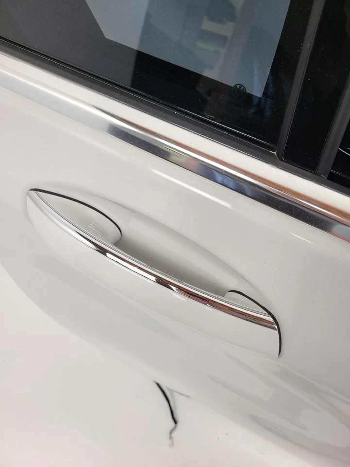 2016-2019 BMW ALPINA B7 750 G12 REAR RIGHT DOOR SHELL ASSEMBLY 300 WHITE OEM  - Image 4 of 4