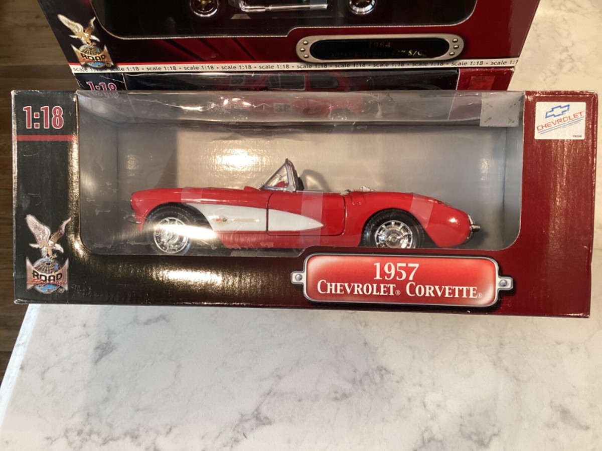 Road Signature Deluxe Edition 1:18 '57 Chevrolet Corvette