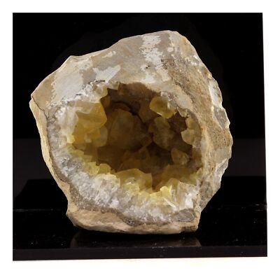 Stones And Minerals. Calcite. 863.0 CT. Montroc Mine, Tarn, France.
