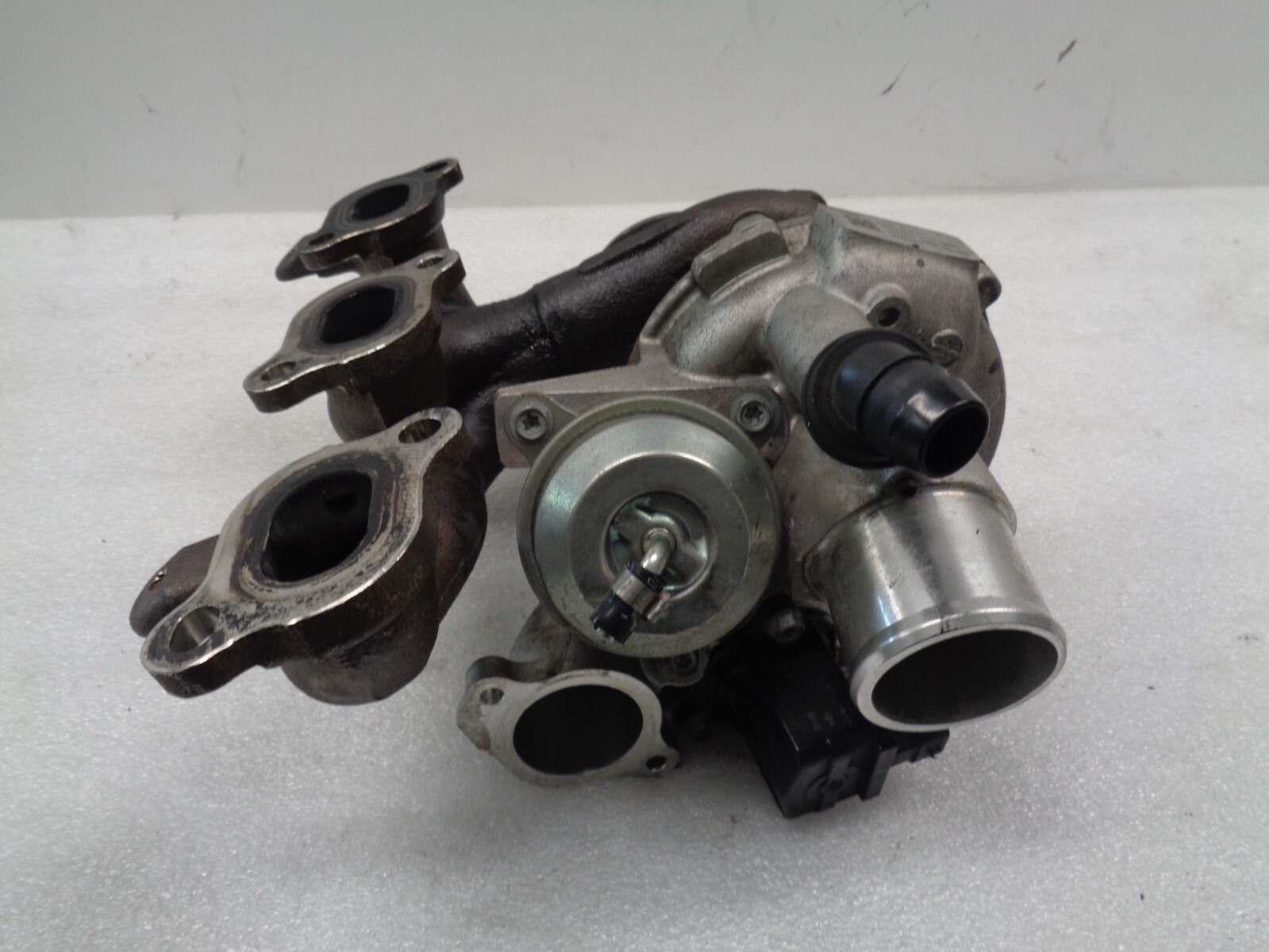 14-17 Maserati Ghibli 3.0L Right Passenger Turbocharger Manifold OEM AK2402132