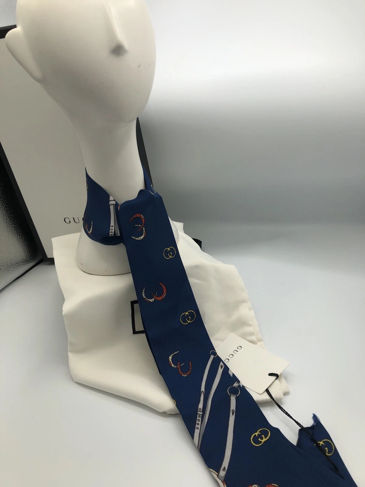 Gucci écharpe skinny logo GG SOIE SERGÉ SAPHIR unisexe col long, Italie