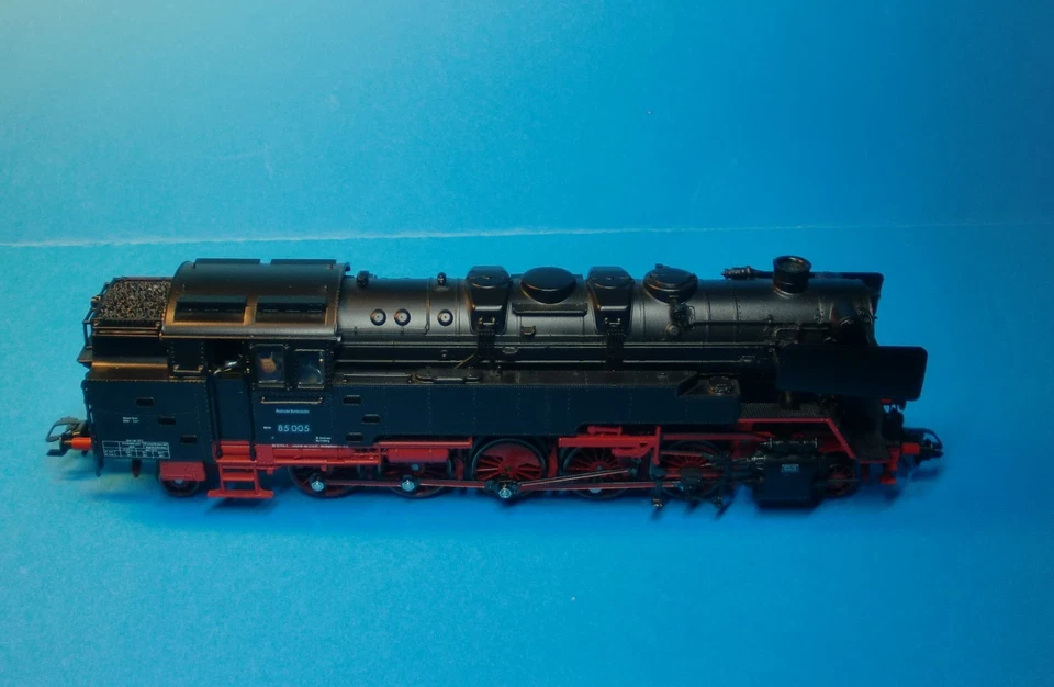 Trix H0 Dampflok BR 85 005 mit DCC Digitaldecoder - Artikel 22702 - OVP - Bild 3 von 4