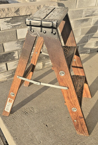 VTG Werner Wooden 2’ Folding Painters Step Ladder Rustic Farmhouse Plant Stand