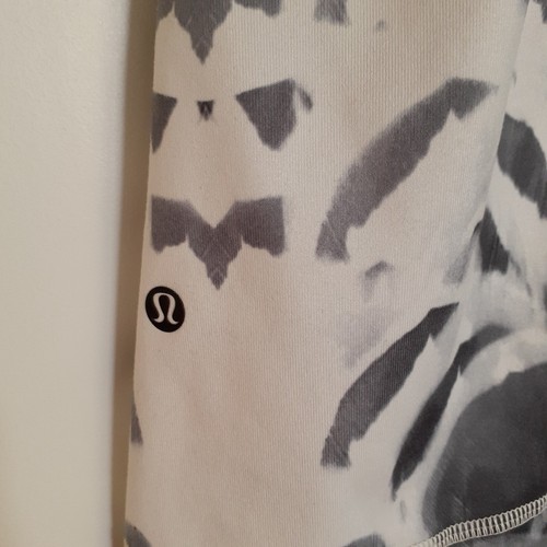 Lululemon Dance To Yoga Tank Pretty Plume Angel Wing Black / Black Size 8 - Picture 4 of 13
