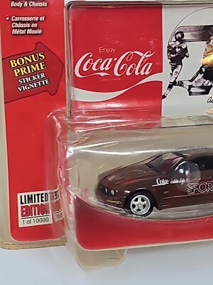 Johnny Lightning Sports Cars Coca Cola '05 2005 Ford Mustang GT