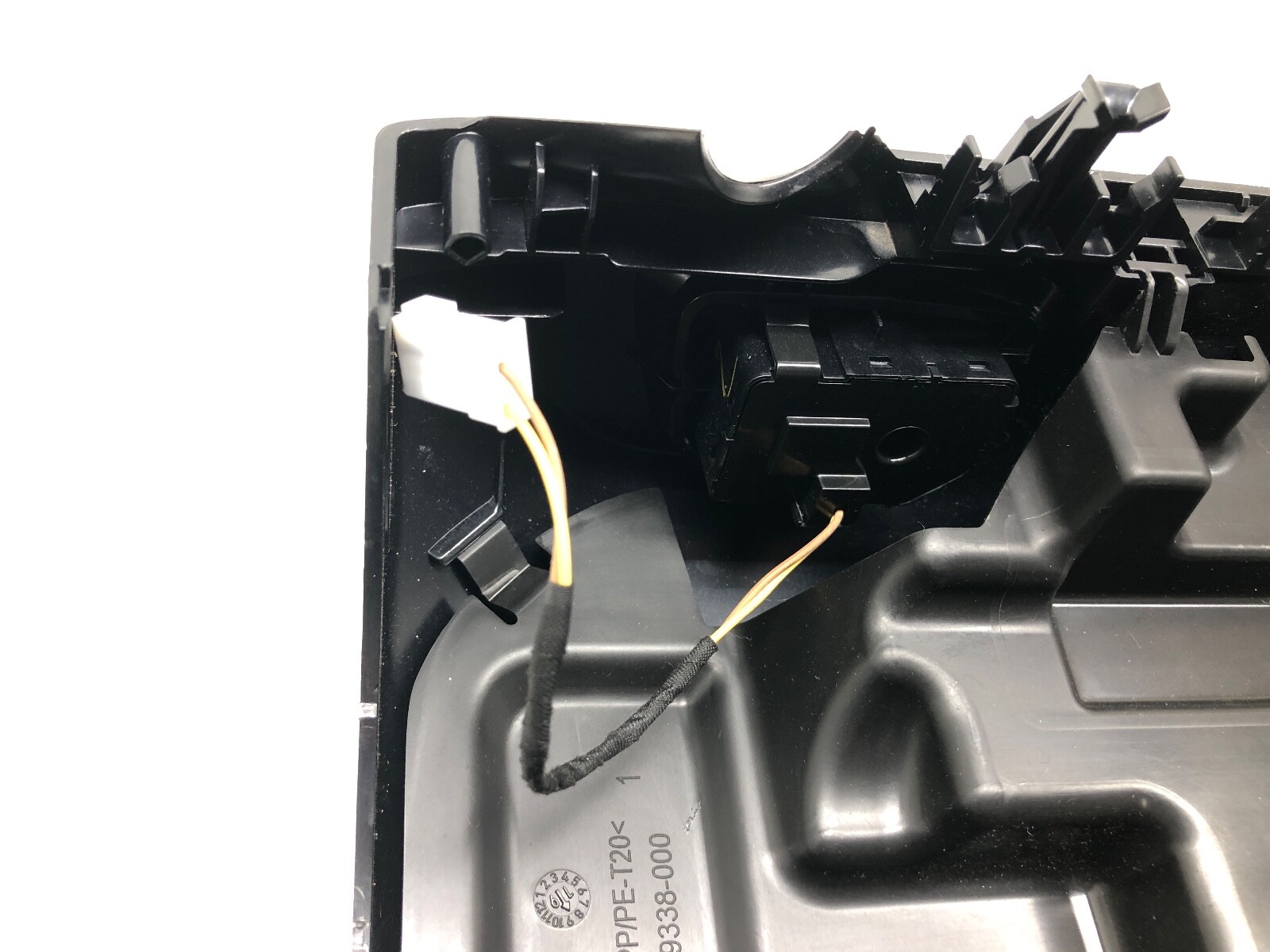 BMW 5 G30 G31 2018 Steering wheel column trim 09337000 BCE14881 