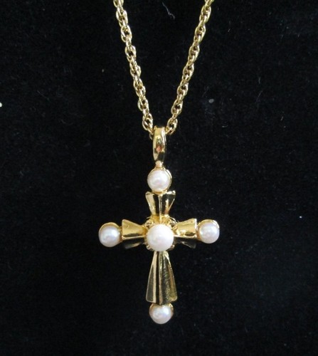 VINTAGE AVON ORNATE CROSS NECKLACE*NEW 