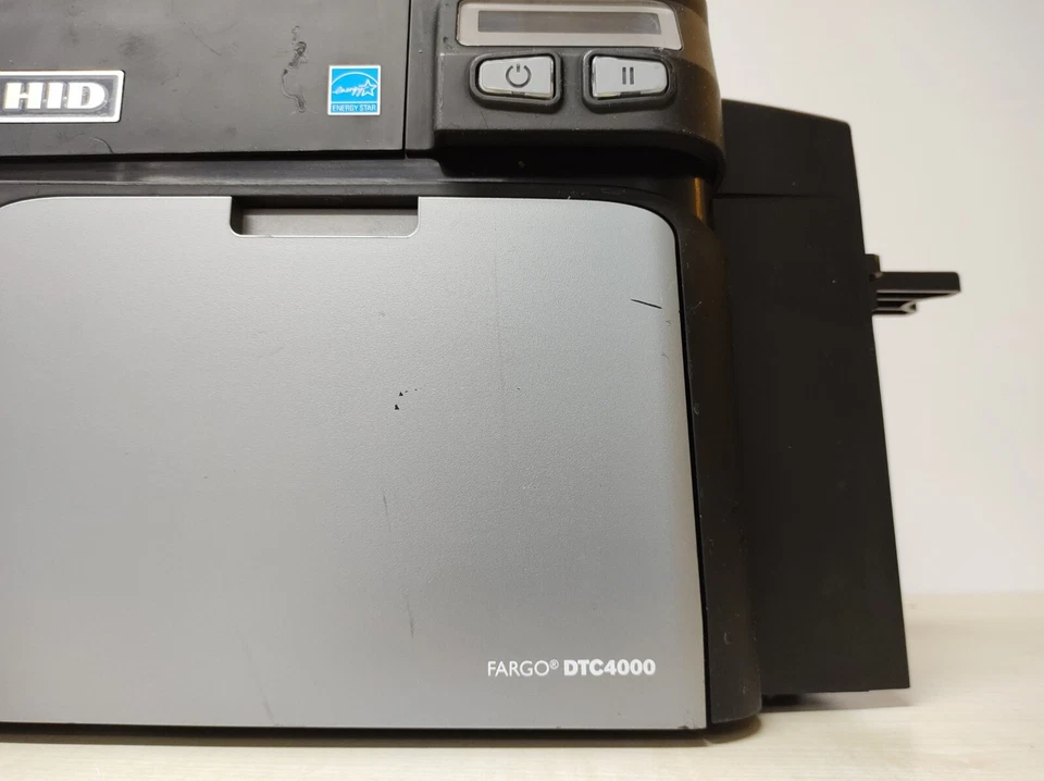 Fargo DTC4000 Single Sided Colour ID Card Printer *POWERS ON - FAULTY* - Image 4 of 4