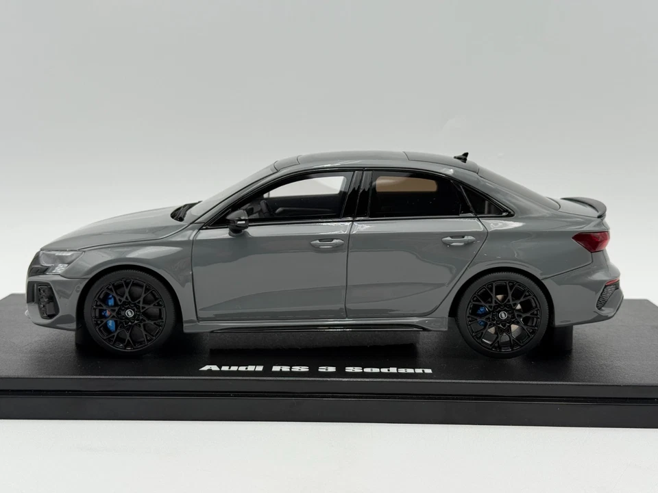 GT885 - 2022 Audi RS3 седан производительность издание - серый - 1:18 модель GT Spirit - Изображение 2 из 4